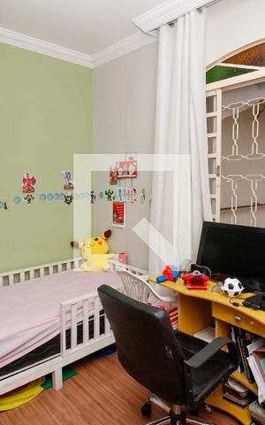 Casa à venda com 257m², 5 quartos e 4 vagas Casa à venda com 257m², 5 quartos e 4 vagasQuarto 2