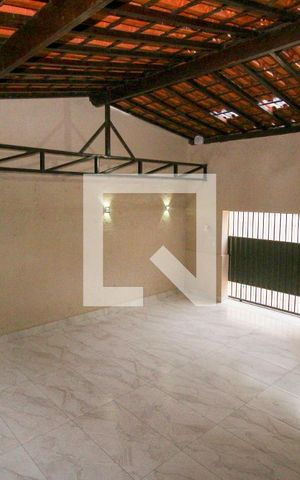 Casa à venda com 257m², 5 quartos e 4 vagas Casa à venda com 257m², 5 quartos e 4 vagasGaragem