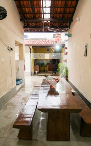 Casa à venda com 257m², 5 quartos e 4 vagas Casa à venda com 257m², 5 quartos e 4 vagasArea Externa
