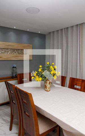 Casa à venda com 257m², 5 quartos e 4 vagas Casa à venda com 257m², 5 quartos e 4 vagasSala/Copa