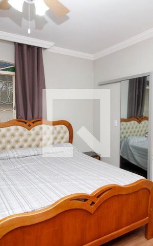 Casa à venda com 257m², 5 quartos e 4 vagas Casa à venda com 257m², 5 quartos e 4 vagasSuite