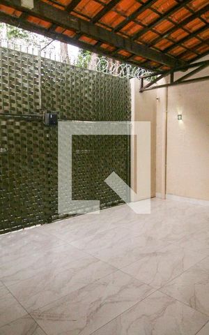 Casa à venda com 257m², 5 quartos e 4 vagas Casa à venda com 257m², 5 quartos e 4 vagasGaragem