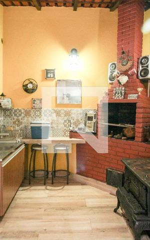 Casa à venda com 257m², 5 quartos e 4 vagas Casa à venda com 257m², 5 quartos e 4 vagasChurrasqueira