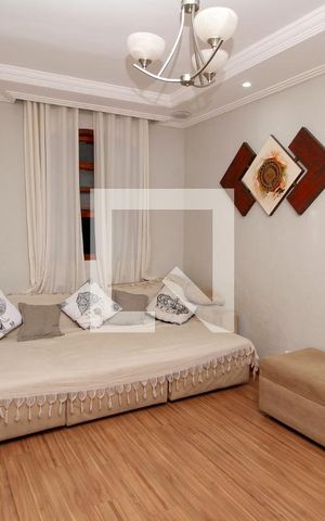 Casa à venda com 257m², 5 quartos e 4 vagas Casa à venda com 257m², 5 quartos e 4 vagasSala de TV