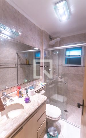 Apartamento à venda com 101m², 3 quartos e 2 vagas Apartamento à venda com 101m², 3 quartos e 2 vagasBanheiro social
