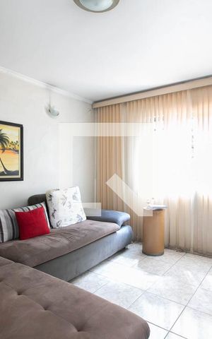 Casa à venda com 160m², 3 quartos e 3 vagas Casa à venda com 160m², 3 quartos e 3 vagasSala