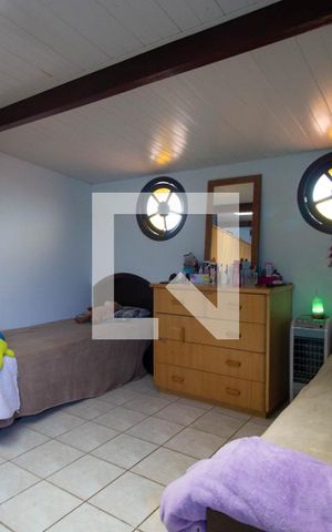 Casa à venda com 214m², 4 quartos e 2 vagas Casa à venda com 214m², 4 quartos e 2 vagasSuite