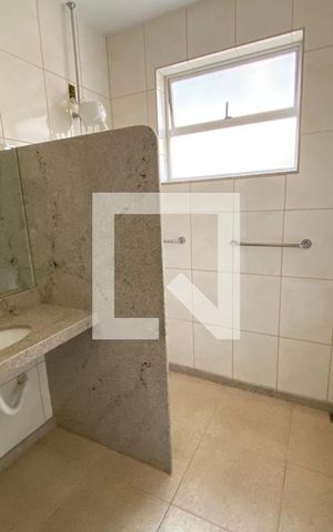 Casa à venda com 280m², 4 quartos e 2 vagasBanheiro da Suíte
