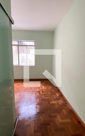 Casa à venda com 280m², 4 quartos e 2 vagasQuarto 6 - Suíte
