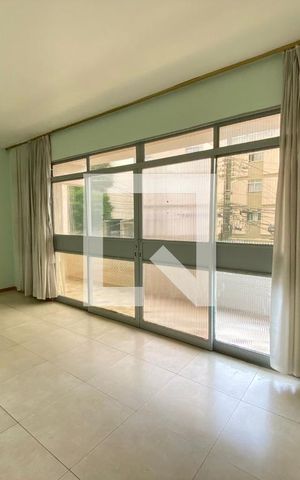Casa à venda com 280m², 4 quartos e 2 vagasSala