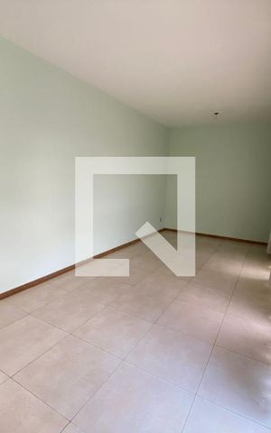 Casa à venda com 280m², 4 quartos e 2 vagasSala