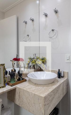 Apartamento à venda com 67m², 2 quartos e 1 vaga Apartamento à venda com 67m², 2 quartos e 1 vagaBanheiro Social