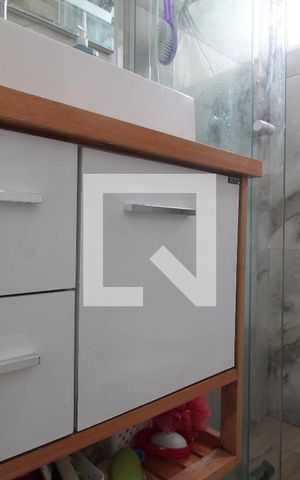 Apartamento à venda com 47m², 2 quartos e 1 vagaBanheiro - Armários