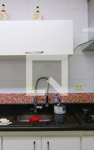 Apartamento à venda com 80m², 3 quartos e 2 vagasCozinha