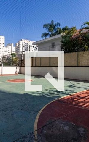 Apartamento à venda com 140m², 3 quartos e 3 vagas Apartamento à venda com 140m², 3 quartos e 3 vagasÁrea comum -Quadra Esportiva