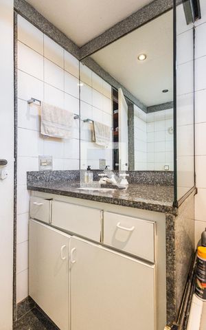 Apartamento à venda com 120m², 4 quartos e 2 vagasBanheiro da Suíte