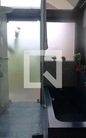 Casa à venda com 750m², 4 quartos e 3 vagasBanheiro da suíte 2