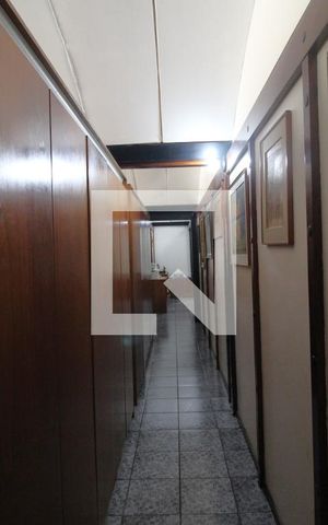 Casa à venda com 750m², 4 quartos e 3 vagasCorredor