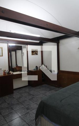 Casa à venda com 750m², 4 quartos e 3 vagasSuíte 2