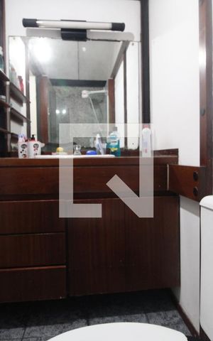 Casa à venda com 750m², 4 quartos e 3 vagasBanheiro da suíte 1