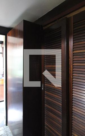Casa à venda com 750m², 4 quartos e 3 vagasCloset da suíte 2