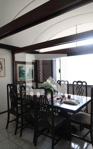 Casa à venda com 750m², 4 quartos e 3 vagasCopa