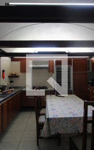 Casa à venda com 750m², 4 quartos e 3 vagasCozinha