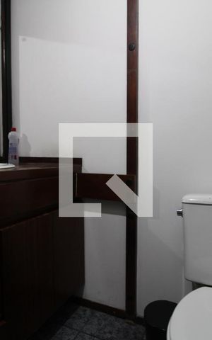 Casa à venda com 750m², 4 quartos e 3 vagasBanheiro da suíte 1