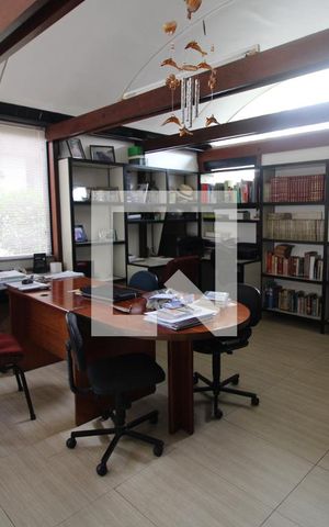 Casa à venda com 750m², 4 quartos e 3 vagasEscritório