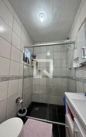 Casa à venda com 200m², 3 quartos e 2 vagasBanheiro 2