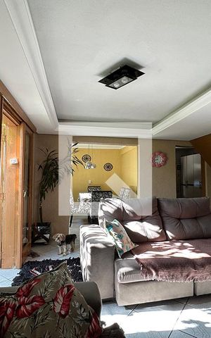 Casa à venda com 200m², 3 quartos e 2 vagasSala
