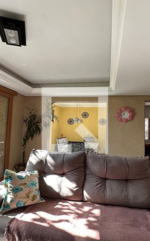 Casa à venda com 200m², 3 quartos e 2 vagasSala