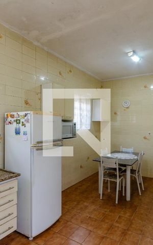 Casa à venda com 95m², 3 quartos e 2 vagas Casa à venda com 95m², 3 quartos e 2 vagasCozinha