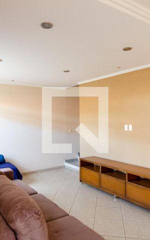 Casa para alugar com 120m², 4 quartos e 2 vagasSala