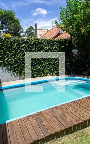 Casa à venda com 330m², 3 quartos e 2 vagasPiscina