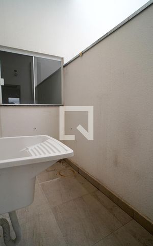 Casa para alugar com 70m², 2 quartos e 1 vagaÁrea de Serviço