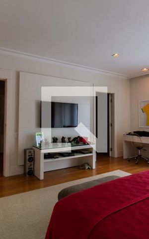 Casa à venda com 950m², 4 quartos e 7 vagas Casa à venda com 950m², 4 quartos e 7 vagasQuarto 2 - Suíte