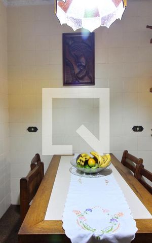 Casa à venda com 350m², 4 quartos e 2 vagasCopa e Cozinha 