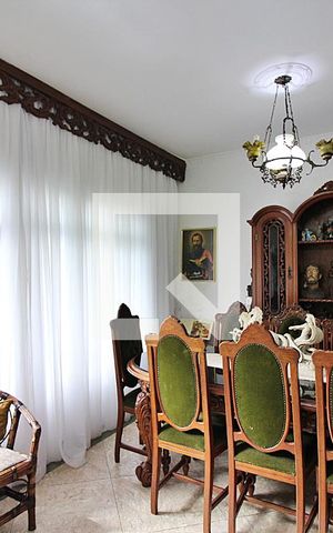 Casa à venda com 350m², 4 quartos e 2 vagasSala