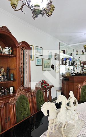 Casa à venda com 350m², 4 quartos e 2 vagasSala