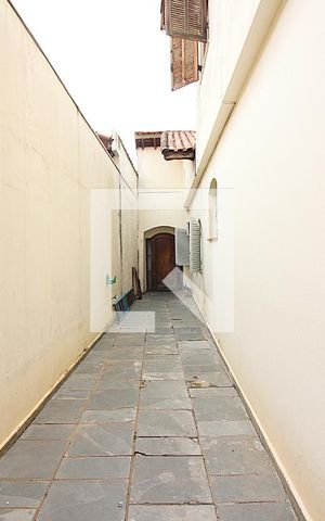 Casa à venda com 350m², 4 quartos e 2 vagasCorredor