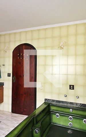 Casa à venda com 350m², 4 quartos e 2 vagasBanheiro do Quarto 1 - Suíte
