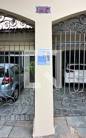 Casa à venda com 350m², 4 quartos e 2 vagasFachada