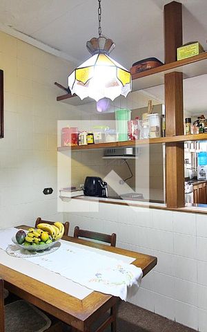 Casa à venda com 350m², 4 quartos e 2 vagasCopa e Cozinha 