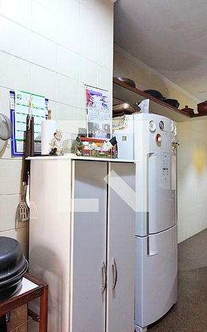 Casa à venda com 350m², 4 quartos e 2 vagasCopa e Cozinha 