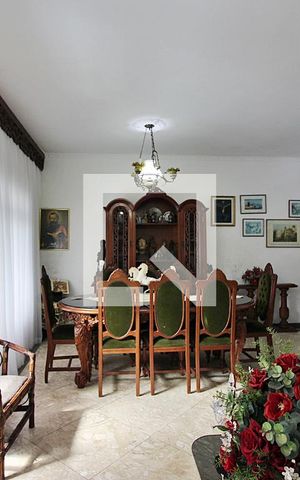 Casa à venda com 350m², 4 quartos e 2 vagasSala