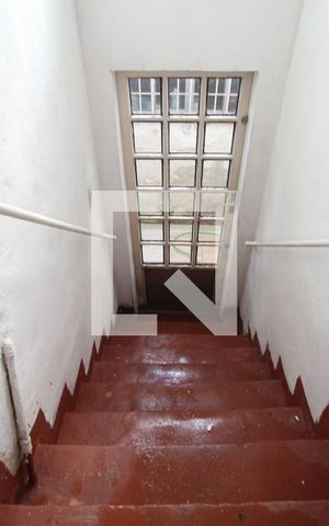 Casa à venda com 50m², 1 quarto e sem vagaEscada