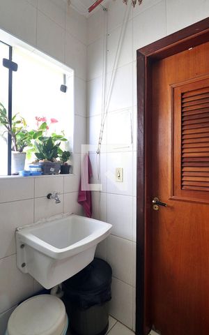 Apartamento à venda com 80m², 3 quartos e 1 vagaÁrea de Serviço