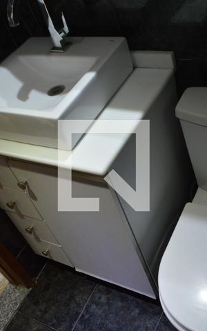 Apartamento para alugar com 48m², 2 quartos e 2 vagasBanheiro
