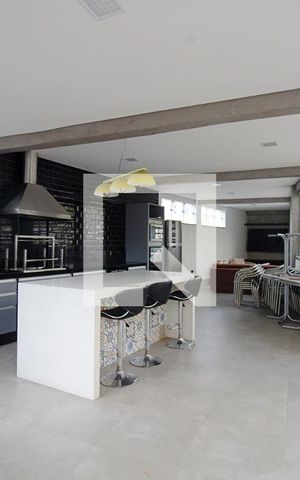 Apartamento à venda com 110m², 3 quartos e 3 vagas Apartamento à venda com 110m², 3 quartos e 3 vagasÁrea comum - Churrasqueira